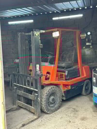 رافعة شوكية للبيع تويوتا طنين ونص حركتين جاهزه للبيع بسعر ٥مليون بيها ...