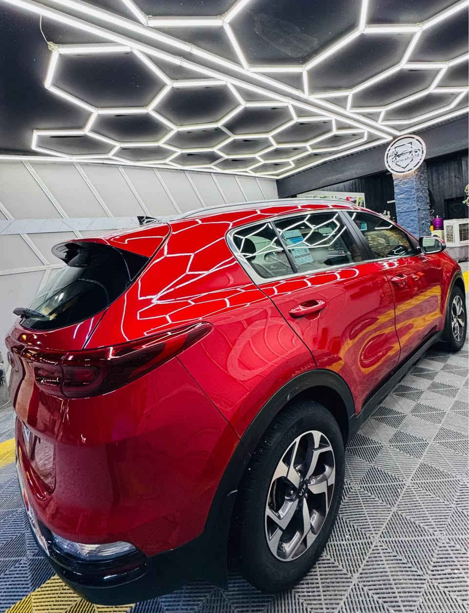 🚘 للبيع سبورتاج خليجي 2021 فل مواصفات 🔥

* باسم المالك.
* قطعة صبغ وحدة فقط (قبق الجنطة) بسبب شخوط.
*تراي  زيرو.
* السيارة نظيفة ومرتبة، وما تحتاج أي فلس.

💵 المطلوب:السعر ١٨٥ورقه
وبيه مجال للجادين بعد المعاينة.

📞 للتواصل: ***********
 واتساب متوفر 
مكاني البياع بغداد بغداد, العراق
