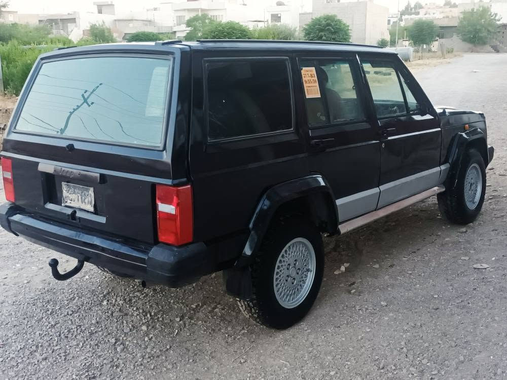 جێب شقارتە مۆدیل 1991بۆفرۆشتن گێڕومەکینە ئۆنجی بەشەرتی گێڕومەکینەو ئەکسل دوکەڵ و بوخار بەشەرت شەش بستۆنە زۆر پاکە سەنەوی عەسڵ بەشەرتی ئەوەلیات جام کارەبا ئۆتۆماتیک دەعموو لێدراوی نیە سەقفو شانی بۆیاخ نیە حیزام بۆیاخە سعر 15گڵاو معامەلەگۆڕینۆش ئەکەم شوێن هەڵەبجەی تازە 
ژمارە ***********
*********** السليمانية, العراق
