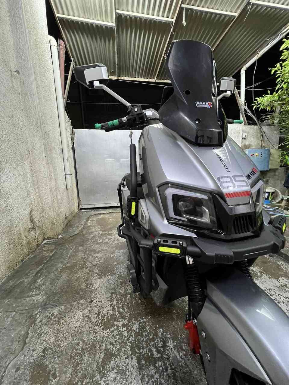 السلام عليكم ….. 
دراجه شحن نوع (صاعقه) المعرف لا يعرف
اخذته قبل فتره قليله ب مليون و 200 الف 
الدراجه نضيفه وكفاله عامه من كلشي 
مواصفات..:
بطاريات عدد 6 كباار مسطره  
ملف 2500 
شاحنه اصليه 
شاشه اعطال
عداد سرعه ديجتال
نضام بارك P
نضام رجوع بگ R 
نضام نزول منحدرات 
مانع انزلاق 
نظام تصليح اعطال TCL 
مساحه تخزين واسعه 
جوزه تفصل الكهرباء 
دبلات عدد4 هيدروليك 
تايرات جدد 
بريكات دسك مو بنز 
ويل حجم 12 
كروز مثبت سرعه 
شاشه اعطال 
لايت زينون عالي ناصي
اشاير منفصله  
كشن جلد 
الدراجه جديده جديده 
وبيه بعد مواصفات هواي 
سعر الدراجه مليون وميه
 وبيه مجال بسيط 
+964 772 889 3472


**إذا كنت صاحب هذا الإعلان وتريد حذفه لأي سبب، رجاءا أرسل رسالة إلى الدعم الفني**