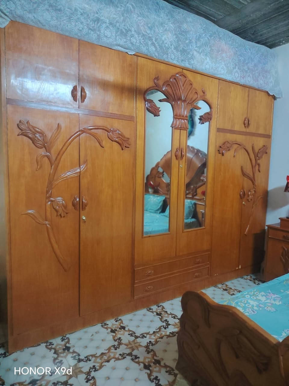 غرفة نوم للبيع درجة اولى خشب ثقيل السعر 800 الاستفسار عبر الخاص او رقم الهاتف ***********
