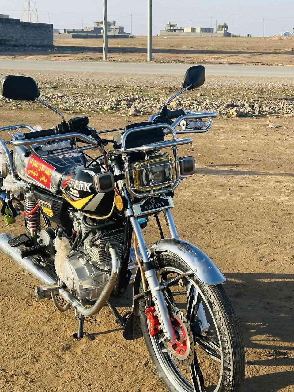 موطور سيفان موديل 2024 محرك 150تشغيل عن بعد بصمه بي منفيس وصويجين ومحرك شرط ما ممدود علي صبانه الكهربائيات كلها شغاله عنوان قريه اشويرات ***********
