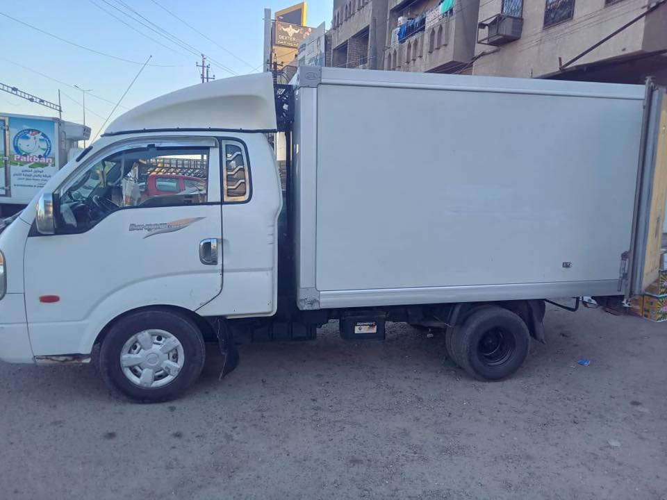 مرحبا عدنا براد كيا موديل ٢٠١١محرك ٣٠٠٠نظيفة للبيع للاستفسار والتواصل معنا عبر هذا الرقم ***********
