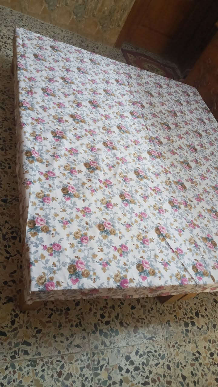 صوميه ركم خشب ام نفر عدد 2 عرض 85سم طول متر و95سم سعر الوحده 40 وبي مجال العنوان بغداد حي الإعلام سوق اميمه  حي الشباب نهايته الشارع فرع ماركت فريش موبايل عراقنا وتساب بي 
*********** 
***********
يوجد توصيل غير مجاني داخل بغداد فقط
