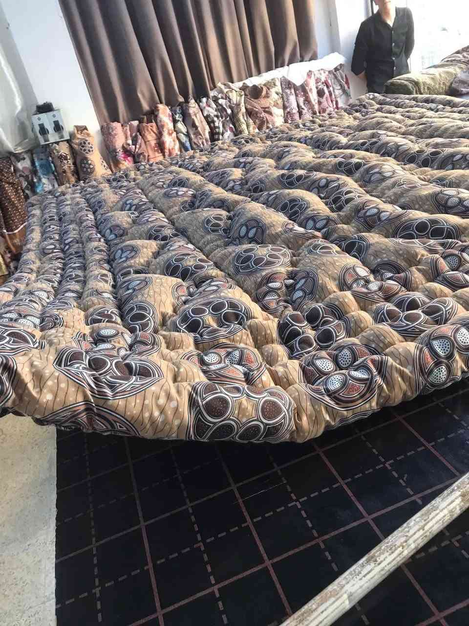 ️ محل متخصص بعمل المفروشات 🛏️
🔹 عمل جودليات بجودة عالية
🔹 فراشات – مخاديد حسب الطلب
🔹 بيع كافة أنواع الإسفنج
🔹 عمل جودليات خاصة للفقرات والظهر لراحة أفضل
🔹 يتوفر لدينا أقمشة وجوه مطارح بأشكال وألوان متعددة

📍 الموقع: حي الصديق – شارع 20
📞 للتواصل: ***********

✅ شغل متقن
✅ مواد ممتازة
✅ أسعار مناسبة

📌 راحتك تبدأ من نومك
