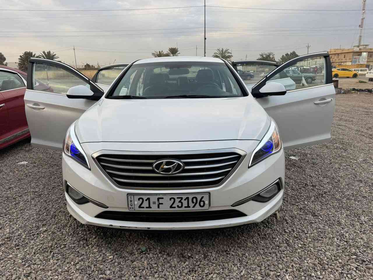 سلام عليكم .
سوناتا ٢٠١٧ خليجي للبيع فقط . 
السونار مرفق مع الصور
مواصفات عادية 
محرك ٢٠٠٠ دوش ونضافة ١٠٠%  
شاشة جديدة 
حساسات خلفية 
كامرة دوارة 
تبريد أمامي خلفي ثلج ع وضع الوكالة 
مري شفط 
منضومة كاملة لايت زنون مع عدسات عين الشيطان ب٤٠٠ الف 
كير ثلاث انضمة قيادة ايكو وعادي و نورمال
تحكمت ستيرن 
كشنات جلد 
داخل اسود ونضافة ٩٠ % 
رقم سليمانية دولي وداخلة هزة وكاملة شرط التحويل بأسمي 
نضافة السيارة من الخارج ٩٠% وتخبل احلا من الصور 
بيهه فقط شخط في باب الخلفي موضحه في الصور والسونار 
موقع بغداد أبي غريب 
السعر ١٤٣ وبيهه مجال حك الجية 
***********
