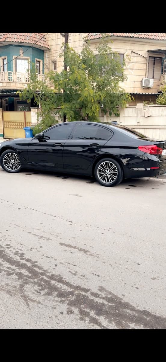 السلام عليكم 

للبيع 

 Bmw 530i 2020 sport line 

مواصفات / 

-وارد الماني مكفوله جديده 
-مغلفه كامل ppf 
-ابواب شفط 

-عدادات دجتل 
- داتا شو 

-  5 كامرات 
-كشنات كهرباء + خزن ميموري 

-تدفئه كشنات 

ستيرن كهرباء + تدفئة 

ماشيه 70.000 km  

- باج تضليل 80% من المرور 

رادار امامي + حساسات جانبيه فول للعين ونقطة عمياء داتا شو السيارة فول 
كير مكينه كفاله ✅

مكاني بغداد الكرخ 

الرقم ***********
