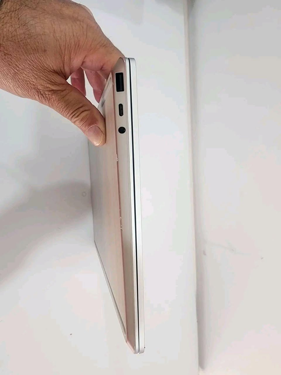 Surface laptop go 2
Core i5 11th gen
Screen 12.4 inch
Ram 16 gb
Storage 512 gb
٤٤٠ الف قفل السليمانية, العراق


**إذا كنت صاحب هذا الإعلان وتريد حذفه لأي سبب، رجاءا أرسل رسالة إلى الدعم الفني**