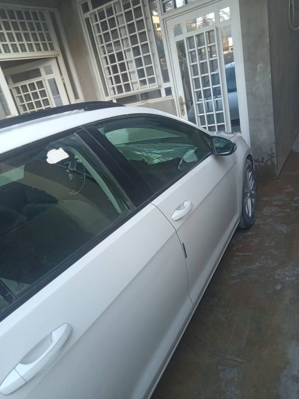 السلام عليكم كولف استيشن موديل 2017رقم اربيل دولي سياره فول مواصفات محرك 1800تيربو دفع رباعي كشنات كهربائيه تدفئه نار تحكم ستيرن جهتين صرفها بل بانزين اقتصاديه ضربتها خفيفه مري حساست يرهم مراوس وبيع سعرها 127وبيها مجال عنوان سامراء رقم *********** اتصل متواجد على الماسنجر السياره بل حقيقه احلى من الصور الله شاهد
