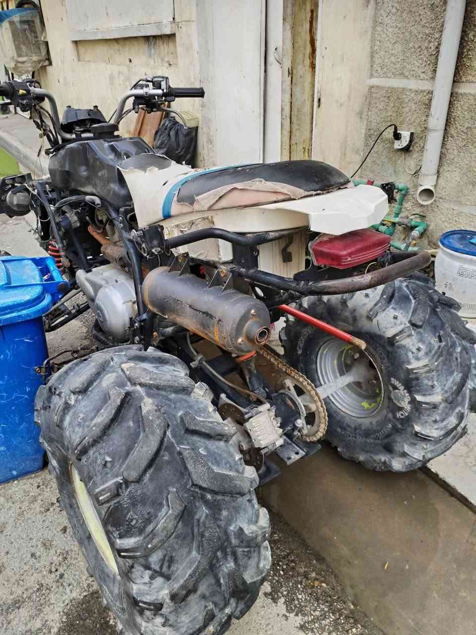 دراجه رباعيه الحجم الجبير محرك 250 ويل كاب تايرات كبار شغاله بس متروكه صاحبها يريدها نهايتها ب٧٥٠ المكان بغداد الطوبجي الشراي يتصل متواجد واتساب ***********
