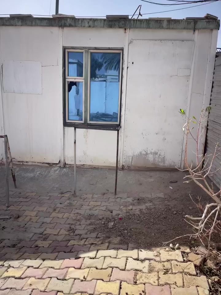 سلام عليكم للبيع الطول 12متر مستعجل على بيع بغداد
***********
