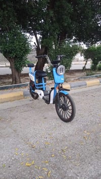بايسكل شحن جديد بس عوزه بطاريات لتفيده يخابرني سعره 150 تواصل 07751425...