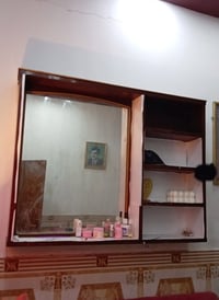 ميز مرايه • للبيع