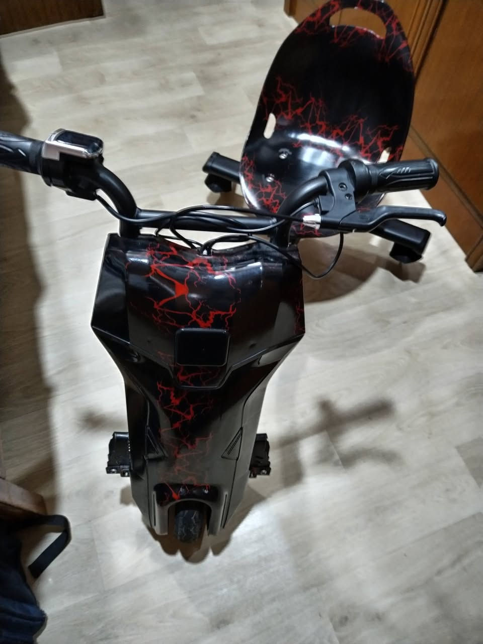 سكوتر جديد ونضيف مستعجل قليل مكاني الابله السعر ١٦٠ رقم تلفوني ***********
