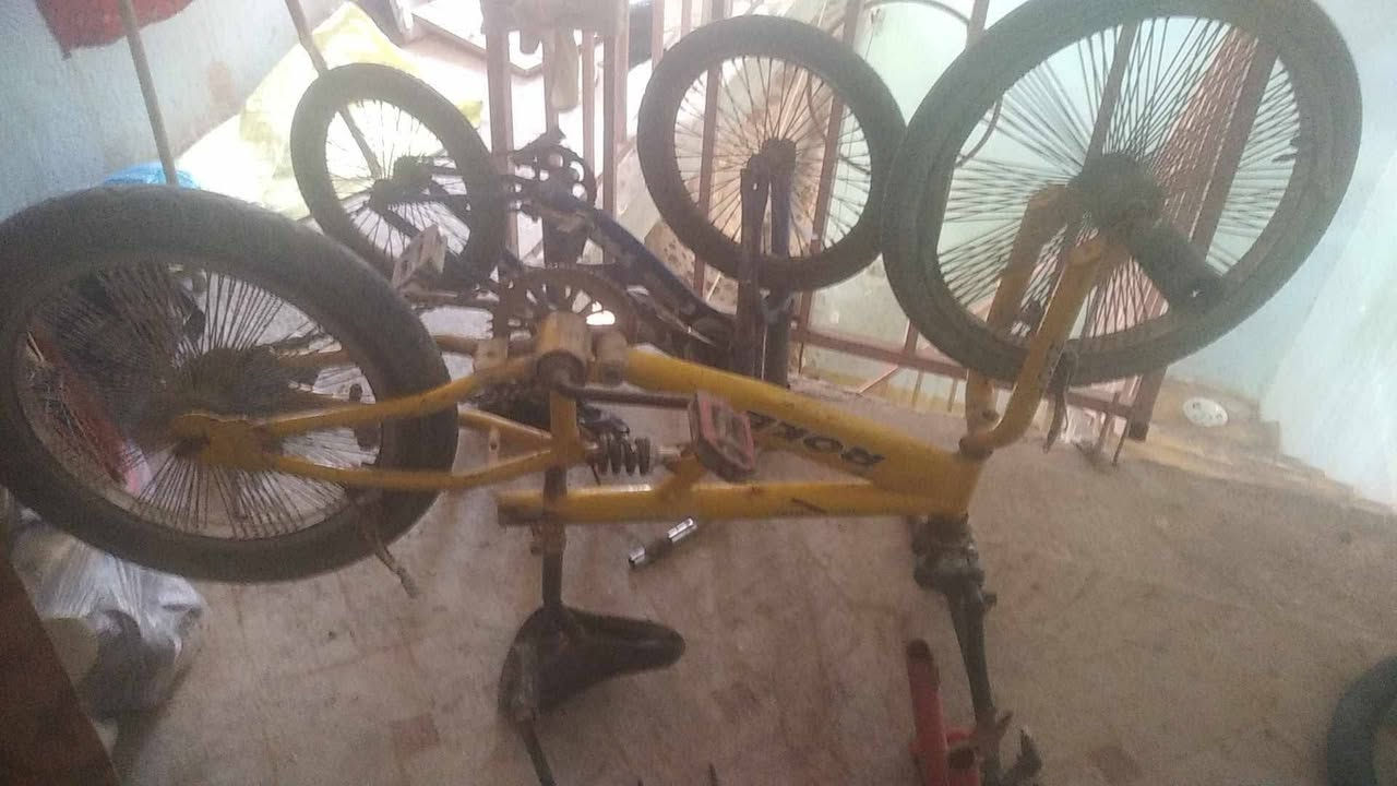 بايسكلات  عدد 2 سعر مناسب
مكان بابل حلة
لاي يريد الخاص مفتوح


**إذا كنت صاحب هذا الإعلان وتريد حذفه لأي سبب، رجاءا أرسل رسالة إلى الدعم الفني**