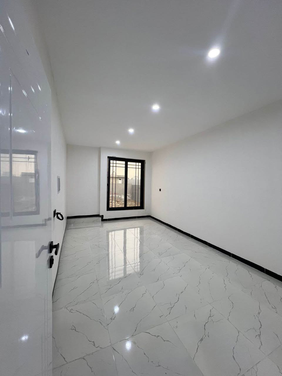 بيت زيرو للبيع في حى 8حصاروك 
١٢٥م
٤نوم
شارع 12م
قرب شارع لاوان ستي 
***********
*********** أربيل, العراق
