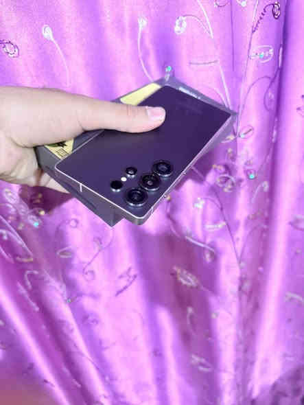 السلام عليكم
كلاكسي s25 الترا
ذاكرة 256 ضمان عين الفهد 
نضافة الجهاز 💯 اذا بي شخط لو زلغ تاخذه ببلاش شرط الفحص
الجهاز مستعمل شهر واحد فقط لون مميز اسود طافي 
الجهاز كامل ملحقات ويا كفر شفاف وعدسات كاميرا 
مكاني واسط العزيزية 
السعر1100 قفل***********
