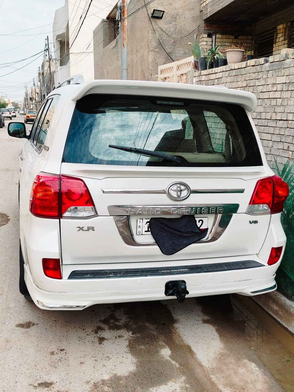 السلام عليكم الاندكروز 2011 رقم بغداد للمراوس فقط  محرك وكير وحداديه وتخم تاير نضيفات كلش السياره ما بيه ضربه عدا شبر بالقطعه الثانيه بالباب الخلفي وركن الجاملغ الأمامي الايسر وغير ماكو ابد شرط السونار السياره كامله ومواصفات الستينيه معروفه  للمراوس  بالاندكروز أحدث او تاهو رقم أربيل  السعر 33000 $  مكاني بغداد رقم  ***********
