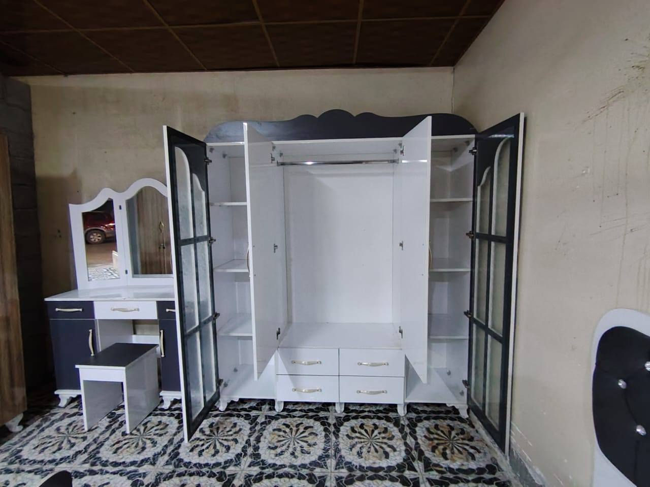 غرفة نوم 🛌 5قطع تفصال 🔨خشب 🪵 MDF 🪚 مستخدم سبوع كنتور4بيبان ✅السعر 450  بي مجال للاستفسار والطلب يرجى إرسال رساله اوالاتصال بل رقم ***********واتس أب العنوان كركوك حي العروبه قرب جامع الله آكبر 📍📍
