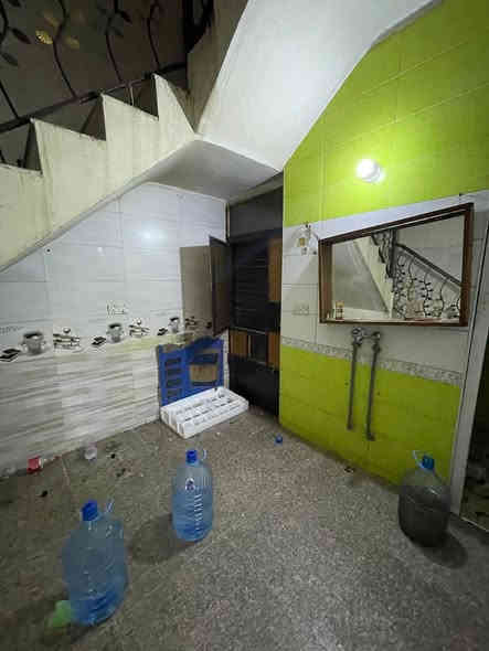 #للايجار ٥٠م في السيدية  

مميز سعر الايجار ٦٠٠ يحتوي. طابقين 

 

غرفه وصاله ومطبخ وخدمات صحية معزول عزل تام  

 الاتصال ***********متوفر وتساب
