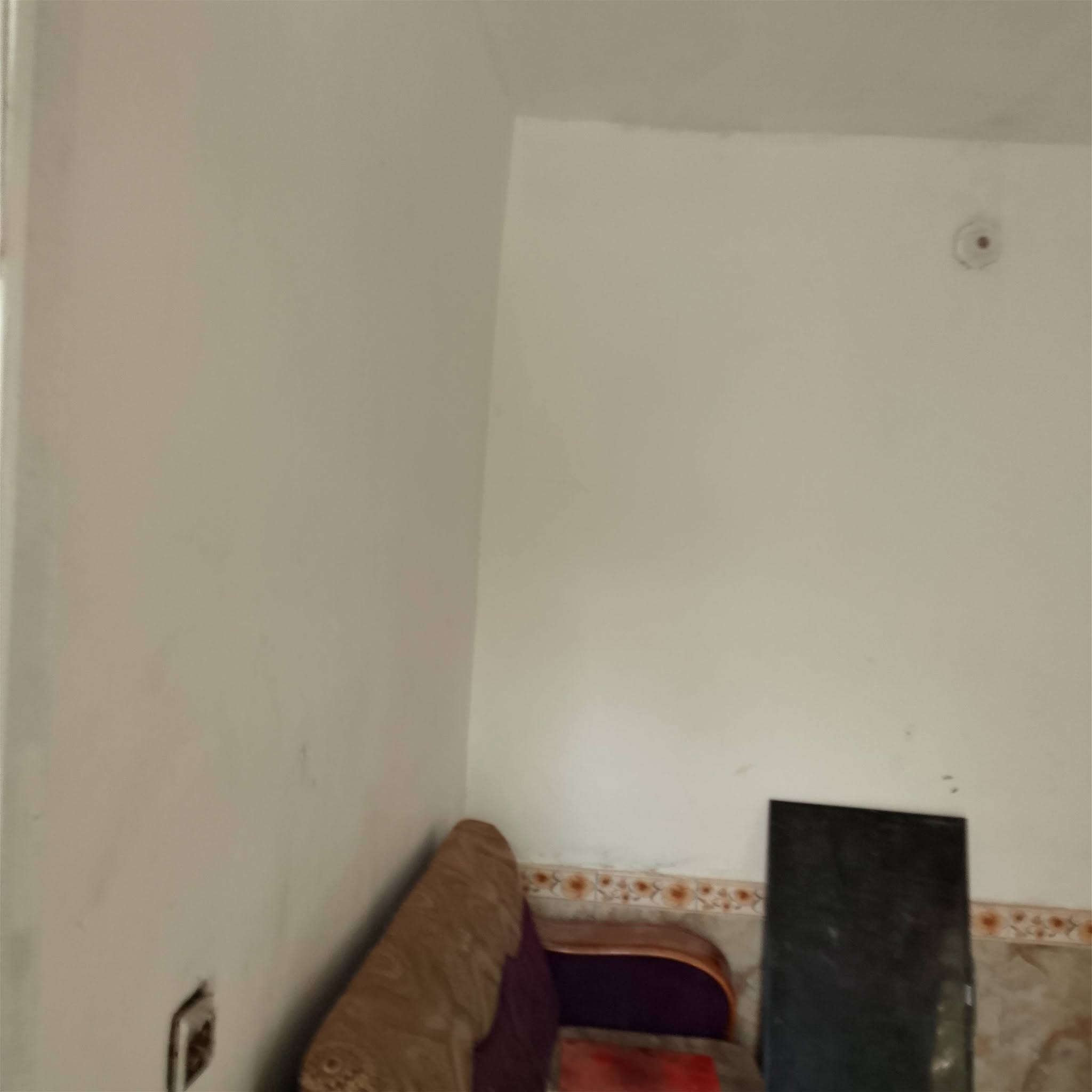 دار للبيع وجه المنطقه دور نواب الظباط مقابل اعداديه الودق للبنات فارغ حالين اتصال ***********
