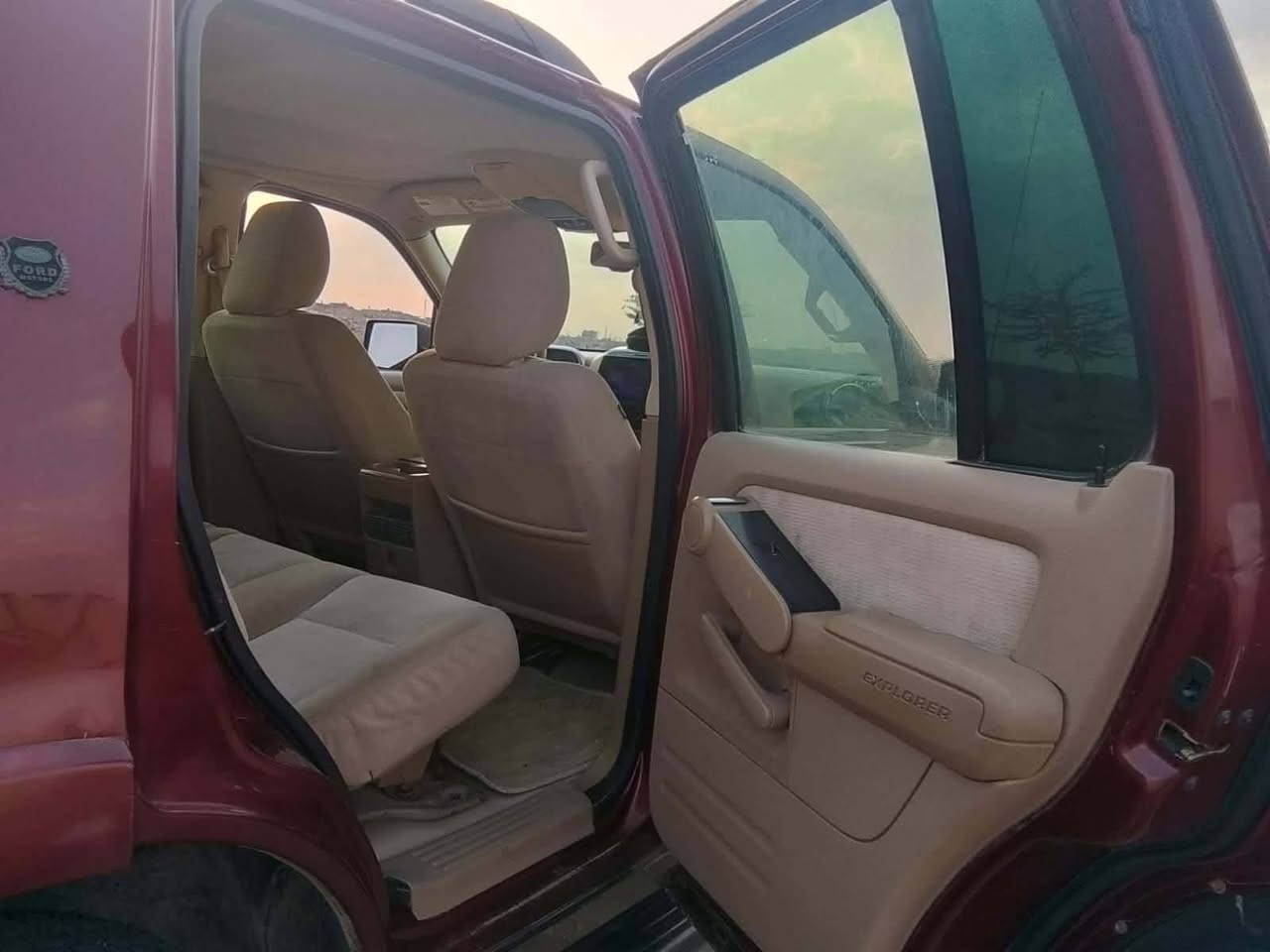 فورد اكسبلور ٢٠١٠جاهزه من كلشي
بيع او مراوس بسياره ناصيه
مكان بغداد
رقم بصره تحويل مباشر 
*********** بغداد, العراق
