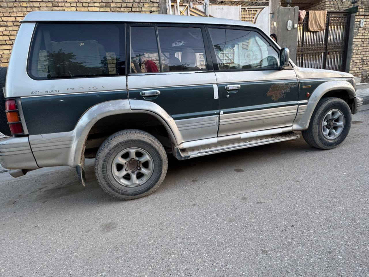 جيب باجيرو موديل 1991 رقم ديالي إنكليزي بسمي مشروع وطني سنويه لل2031 مداور ثاني يوم
كير ومكينه فيفيتي جدد
حداديه جديده 
طخم تاير ويل كب
دواخل نضيفه 
باتري راديتر وعنبار وبريشر جدد
ترايك وين ماتريد 
مكان السياره الناصريه المركز
السعر 42 وبيه مجال 
للاستفسار ***********
