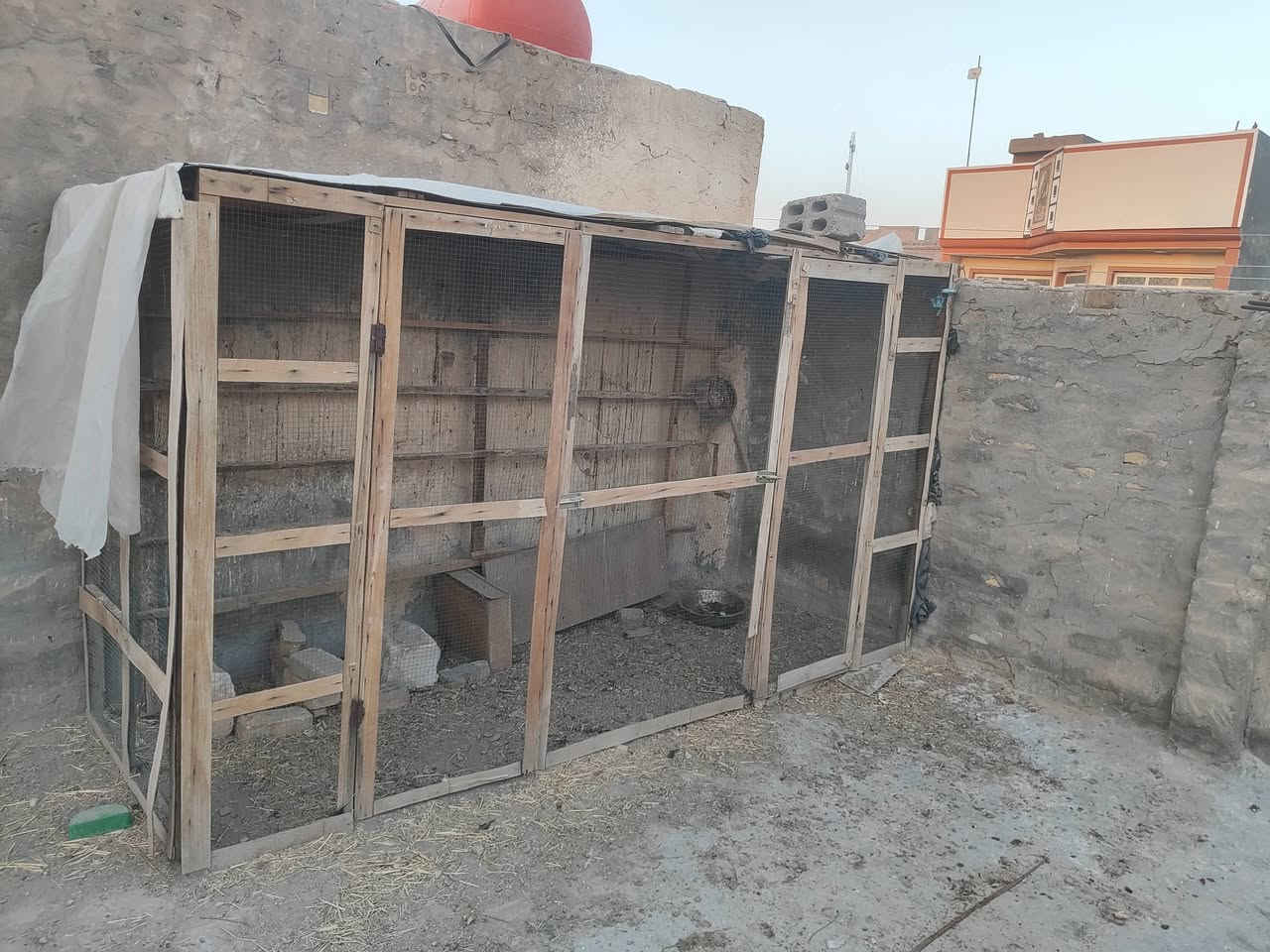 للبيع وجهيه طول 3 ونص ورتفاع متر و70 كامله هيه وصفاحيه مالتهه جاهزه كبل شد بيهه بابين السعر 40مكاني بابل ابو غرق ***********
