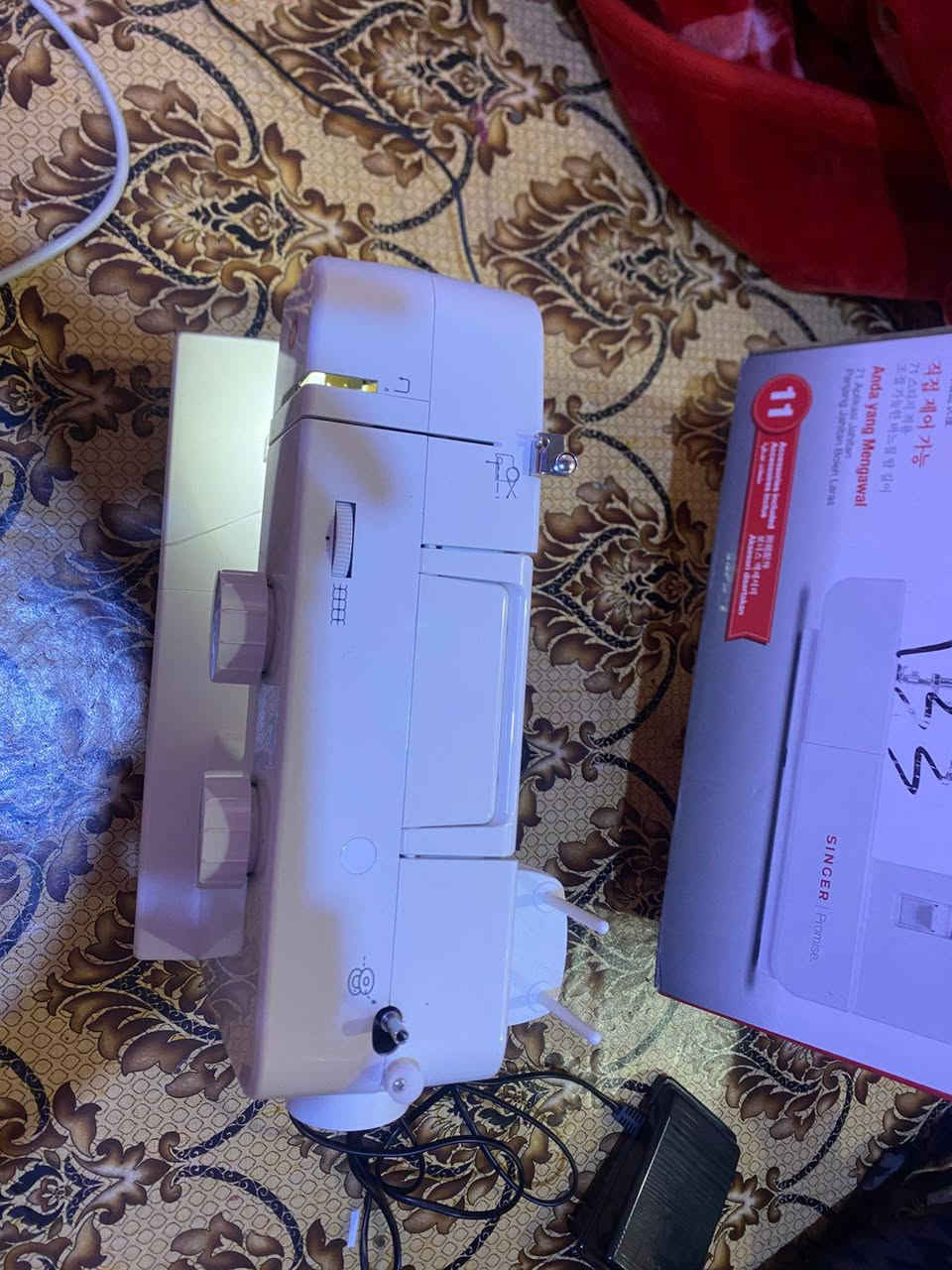 سلام عليكم مكلف بل نشر مكينه خياطه نوع تايلاندي الصلي
راعيها متوازي مكينه جديده مامستخدمه 
سعر 175 وبيها مجال قليل ***********
العنوان الزبير حي شهداء
