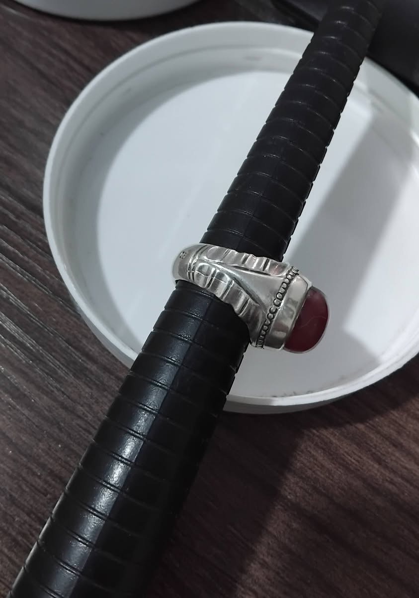 خاتم عقيق نهري خام قياس 19_20 صياغة يدوية 2018 (عباسي يعني صب ثقيل) 85 الف توصيل بغداد والمحافظات 3 الاف


**إذا كنت صاحب هذا الإعلان وتريد حذفه لأي سبب، رجاءا أرسل رسالة إلى الدعم الفني**