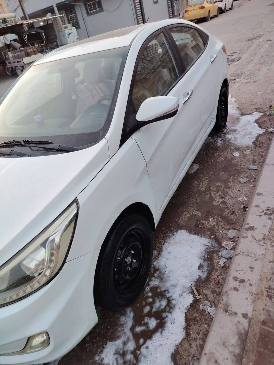 اكسنت موديل٢٠١٧
رقم نجف دولي بسمي سنويه جديده
مكاني نجف حي لانصار 
مكينه ١٦٠٠ مكفوله
كير مكفول
تبريد مكفول
بيهة فقط البنيد مبدل بدون اي دواخل 
السياره جديده معايزه اي شي
السعر ١١٥ مجال قليل  
***********
