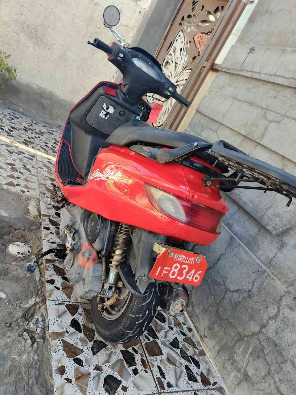 فراشه فحل حاويه محرك  شرط مامفتوح نضيفة سلف هندر كهربائيات كله شغال  575 بيهه مجال  *********** مكاني نجف
