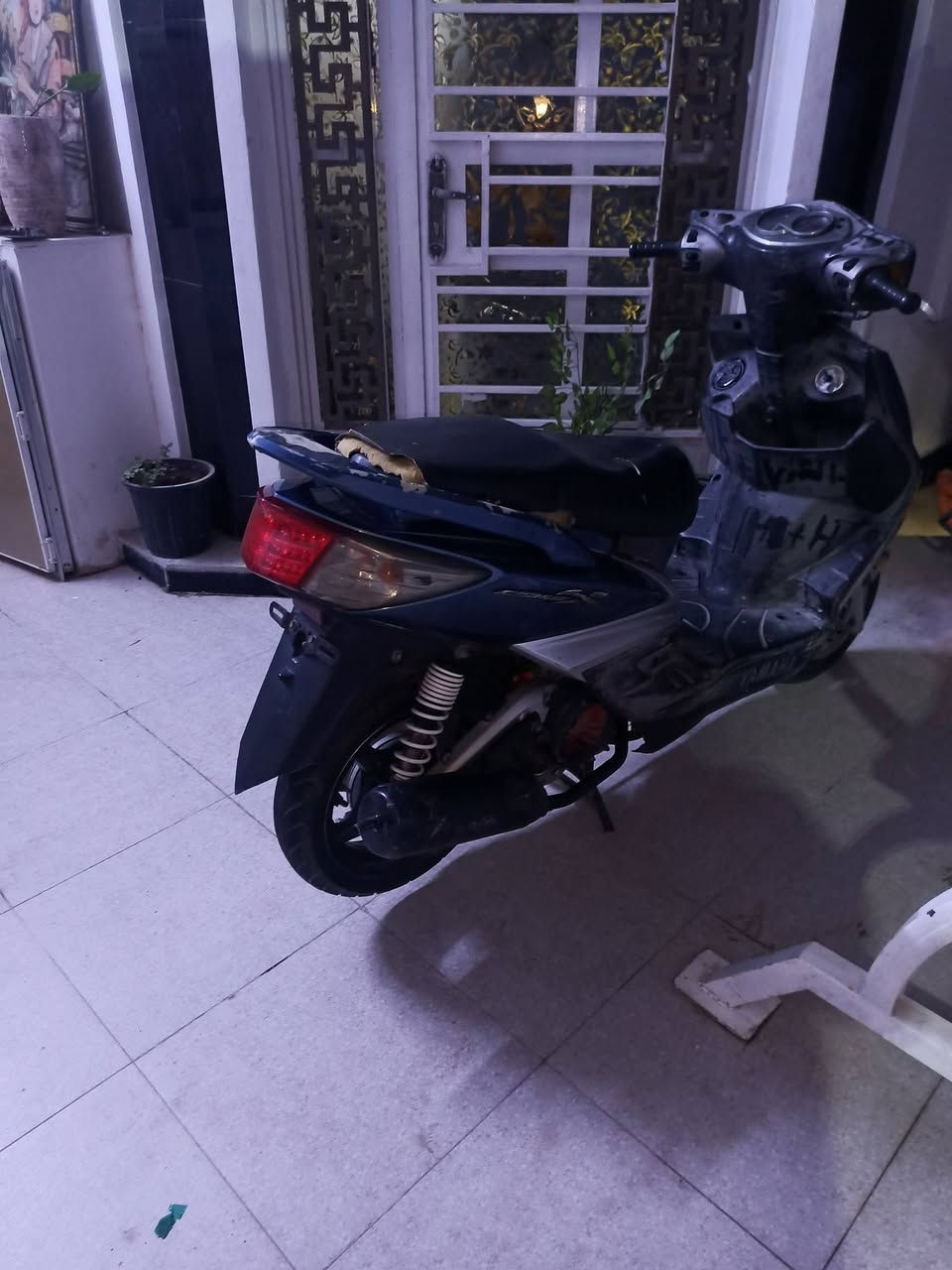 سلام عليكم سكنس فحل نوزل خطين دراجه مكينه ممفتوحه كهربائيات شغاله كامله الدراجه يرادله تنضيف للجويتر السعر 550عنوانب بغداد زعفرانيه رقم الهاتف ***********واتساب
