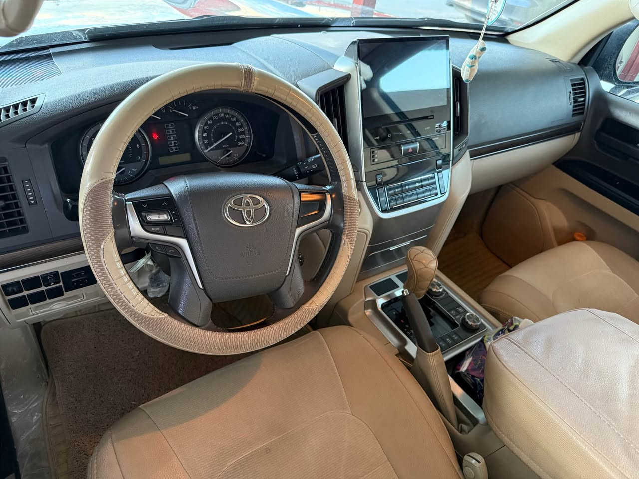 تويوتا لاندكروز مديل 2021لون اصوت ماشية 109kmمواصفات GXR. مابي اي شي. لا صبخ لا تعديل رةقةم دهوك سنوية جديد سيارة كلش نديف  اتصل هادة رةقةم ☎️ *********** *********** اكر, نينوى
