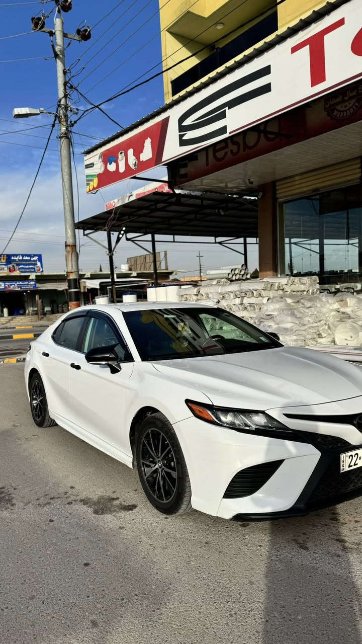 تيوتا كامري  موديل2019
مواصفات SE 

لون ابيض داخل اسود 

شاشة كبيرة 

تحكمات ستيرن 

رادار امامي 

ظرر جاملوغ وباب. امبدل شركة كلين سيار

بدون دواخل 

ماشيا201000 

بدون مرارسة بس بيع

رقم تلفون ***********
