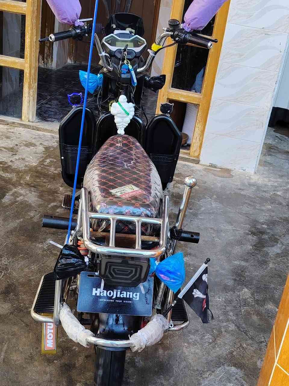 سلام عليكم ماطور شحن نوعيته هيوشه موديل 20023بطاريات عله فحص ماطور من كلشي شغال سعر 400الف وبي مجال رقم الهاتف ***********
