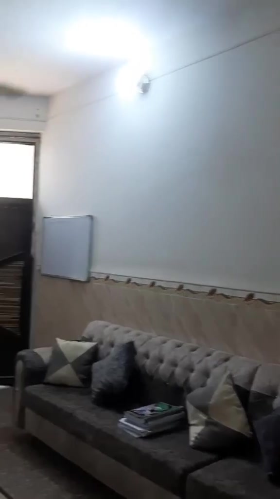 بيت للبيع
مساحة 105 متر

يحتوي على أربع غرف نوم و صاله و مطبخ و استقبال

2صحيات

علما :فيه مشتمل معزول عن البيت

عنوان حي العامل الأخير قرب مستوصف الأمير
***********
