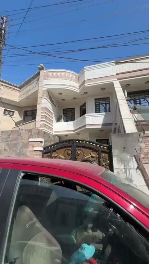 للايجار
بيت طابقين جديد 
 مدخلين 
 4غرف نوم آستقبال ومطبخ وخدمات 3
آلايجار مليون و200 
حي الحسين. خلف الخدمي 
***********
