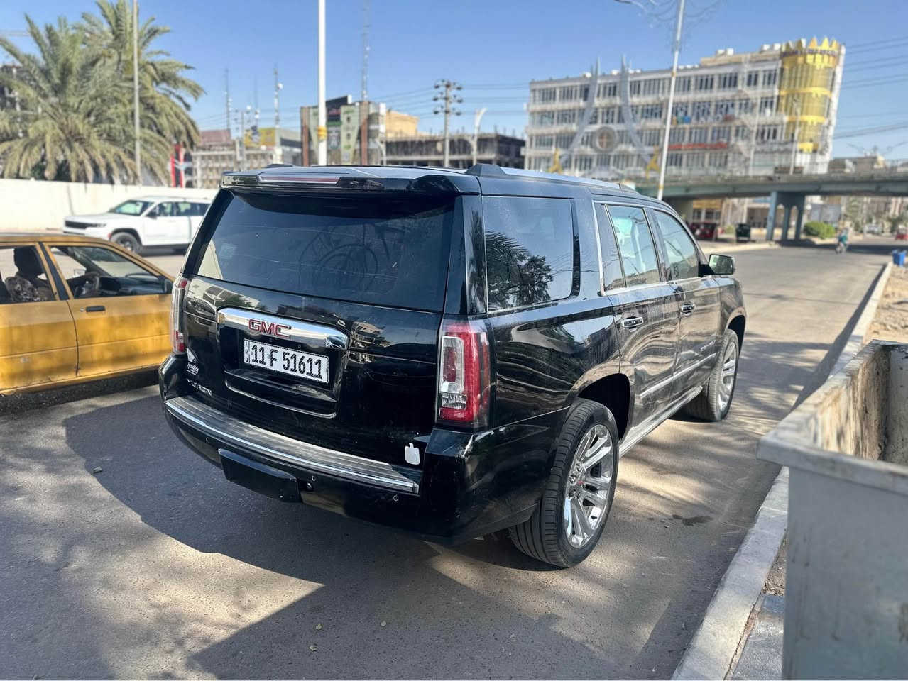 السلام عليكم 
جمسي GMC دنلي موديل 2020 مرقم بغداد مداور الضرر موجود بلسونار محرك 6200 كير محرك حداديه تبريد بشرط كفاله بيع او مراوس حسب القناعه للاستفسار *********** ناصرية, ذي قار
