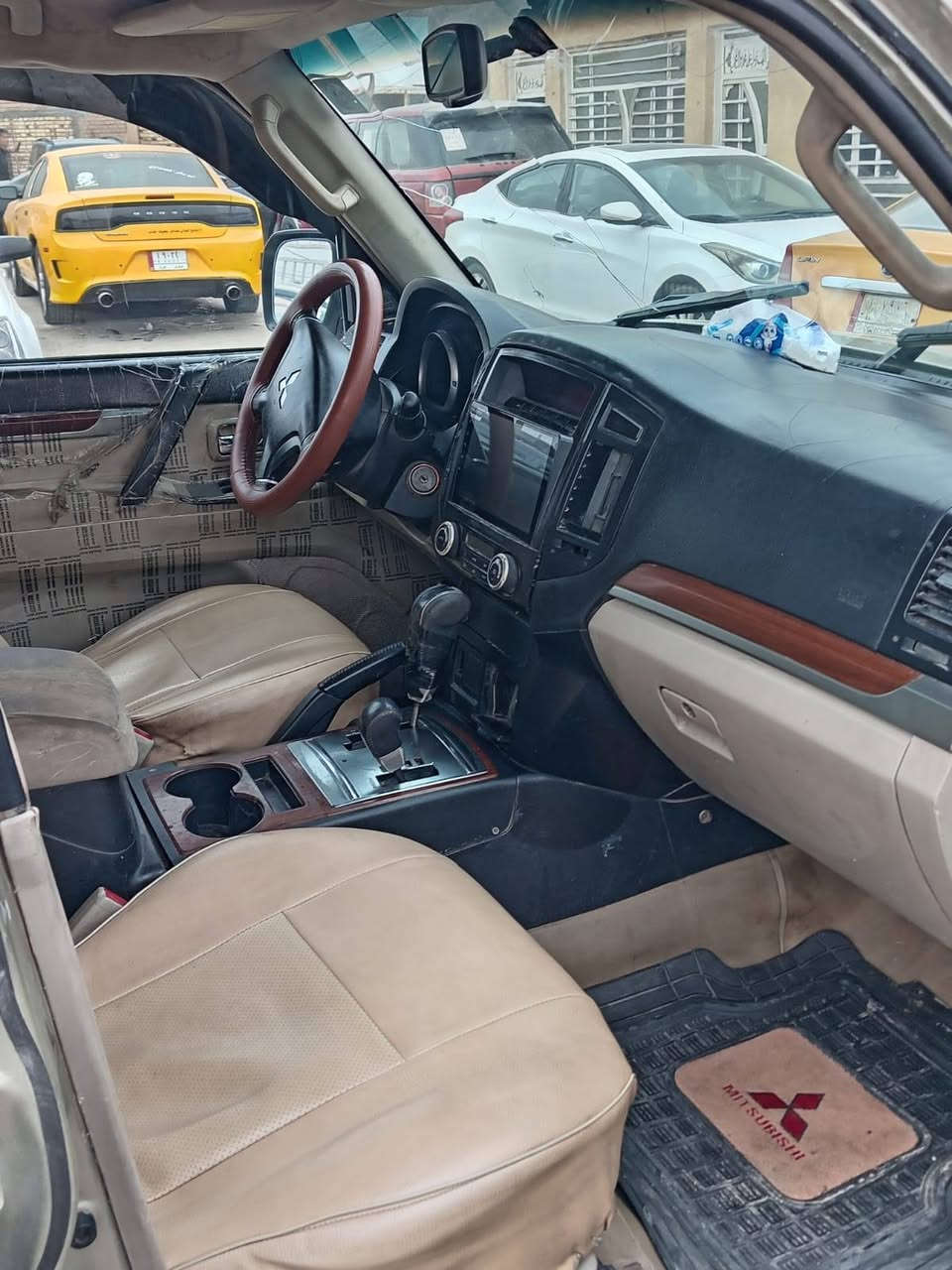 السلام عليكم متاح باجيرو حبتور ٢٠٠٨ سعرها ٨٠ وبيها مجال بيع او مراوس حسب القناعة العنوان محافظة ميسان للاستفسار الاتصال على الرقم ***********
