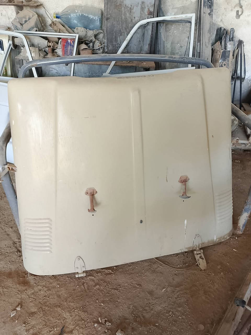 سلام عليكم من رخصت الادمن
يوجد غراض بيكم لاندكروز أو بتره 
العنوان ديالى بلدروز 
***********
