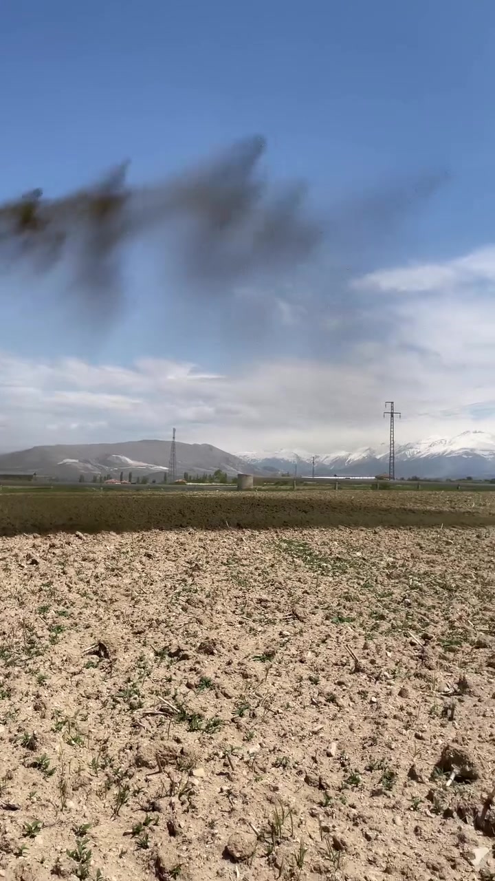 Sulu gübre atımı 
.
🎥 fahri.mert.yamane


**إذا كنت صاحب هذا الإعلان وتريد حذفه لأي سبب، رجاءا أرسل رسالة إلى الدعم الفني**
