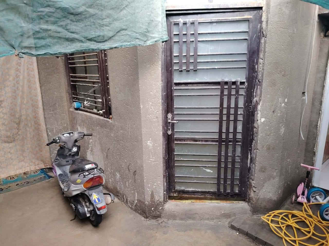 🌺اللهم صل على محمد وال محمد🌺

#دار سكن في الشراكية 

#المساحة 120 متر طابق واحد

 غرفة وصالة  وبراني ومطبخ وصحيات داخلية وخارجية وطارمة 
 

#السعر 62 مليون مع المجال  

للاستفسار اكثر عن موقع العقار الاتصال على الارقام التالية او مراجعة مكتب عقارات المختار شارع زمزم قرب حسينية السيدة زينب عليها السلام مجاور عمارة ابو بسيم 

*********** يوجد واتساب 
*********** يوجد واتساب
