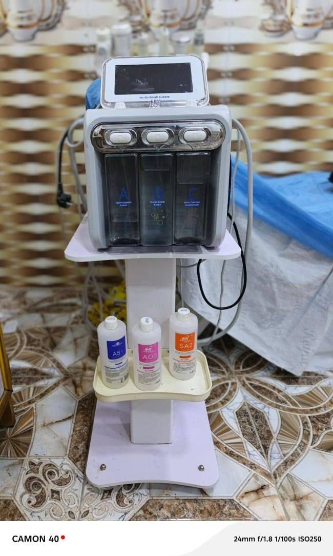 اللهم صلِّ على محمد وآل محمد اغراض صالون كامله البيع  معه كامرات ثنين وبلازمه السعر  مليون ونص وبيهن مجال  تواصل واتساب  *********** الغراض كلهن سوه ماتبيع مفرد  وعندي اغراض حلاقه رجالي العنوان البصره ابو الخصيب
