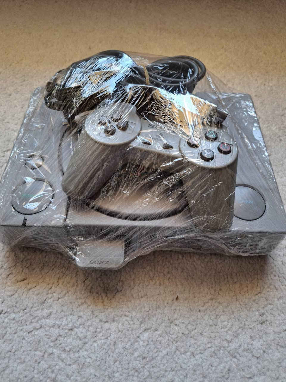 Cd يشتغل أصلي وكوبي ، مع مجموعة PS1
٦٠ ألف


**إذا كنت صاحب هذا الإعلان وتريد حذفه لأي سبب، رجاءا أرسل رسالة إلى الدعم الفني**