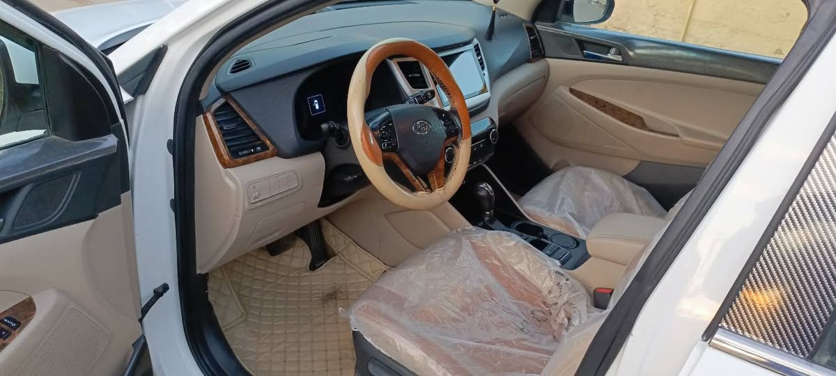 السلام عليكم توسان 2018 للبيع
كوري اصل خليجي رقم بغداد باسمي.
بصمة تشغيل عن بعد دخول ذكي .
حساسات خلفية شاشة كامرة.
لايت عدسات. زينون.
حدادية جديدة .
تبريد ثلج.
تحكم ستيرن .
مري شفط.
السيارة معرضة لحادث انقلاب موضح بالسونار .
السيارة جاهزة من جميع النواحي كير مكينة الف متصرف عليها
السعر (147) وبيها مجال بسيط 
للاستفسار (***********)
مكان بغداد العامرية.
