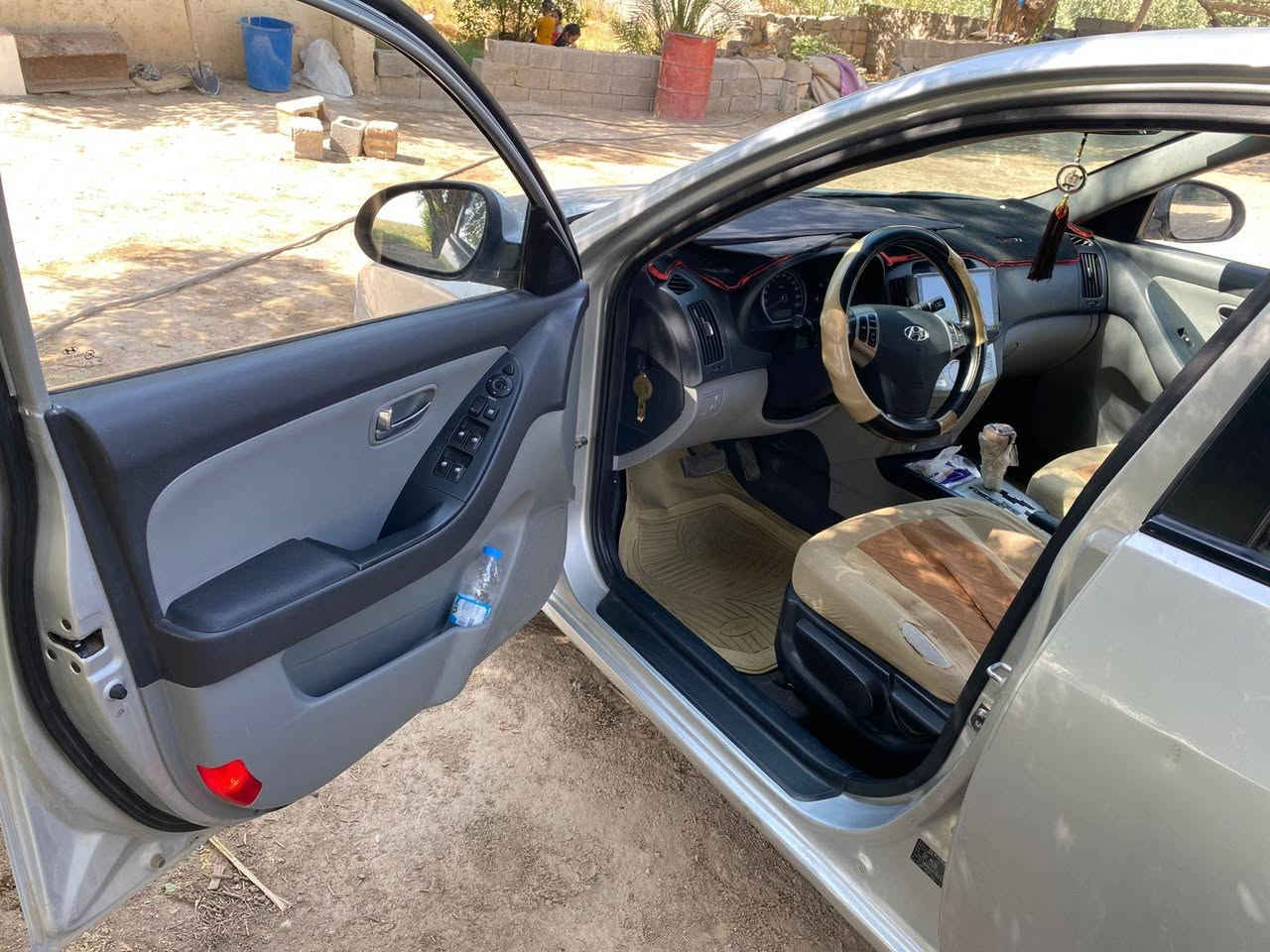 اسلام عليكم
النترا افانتي  صابونه وارد خليجي  
#ادوات_ادوات_
#كصه_جنطه_شغل_باجات_درجة_اولئ
دخول جديد بعده بريحة الشركه
 بيه رقم بغداد  
كير محرك حداديه  
شفط مرئي  تحكم ستيرن
تبريد كهربائيات كلهن شغالات
تايرات جدد
انسه صرف البانزين والدوانز
سياره جاهزه وترهم شغل ع باب الله 
#السعر43وبيه مجال 
الاتصال ***********
مكان ذي قار شطره
