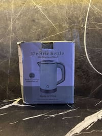 هذه غلاية كهربائية صغيرة محمولة من الفولاذ المقاوم للصدأ، تشبه موديلات...