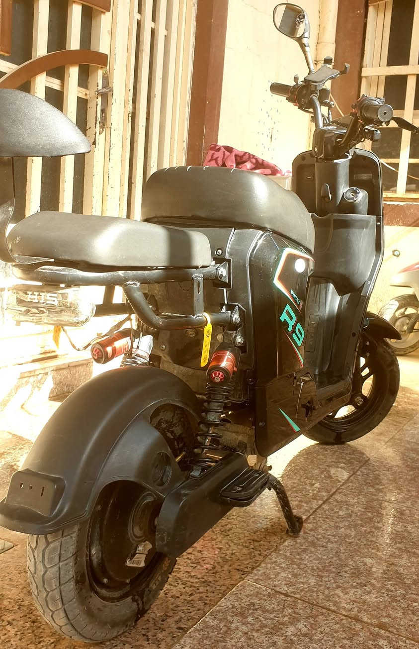 R9 للبيع
نضيف وكمل مكمل مابي اي عطل 
 بطارات فول و سرعة 99% 
وبيع مستعجل


**إذا كنت صاحب هذا الإعلان وتريد حذفه لأي سبب، رجاءا أرسل رسالة إلى الدعم الفني**