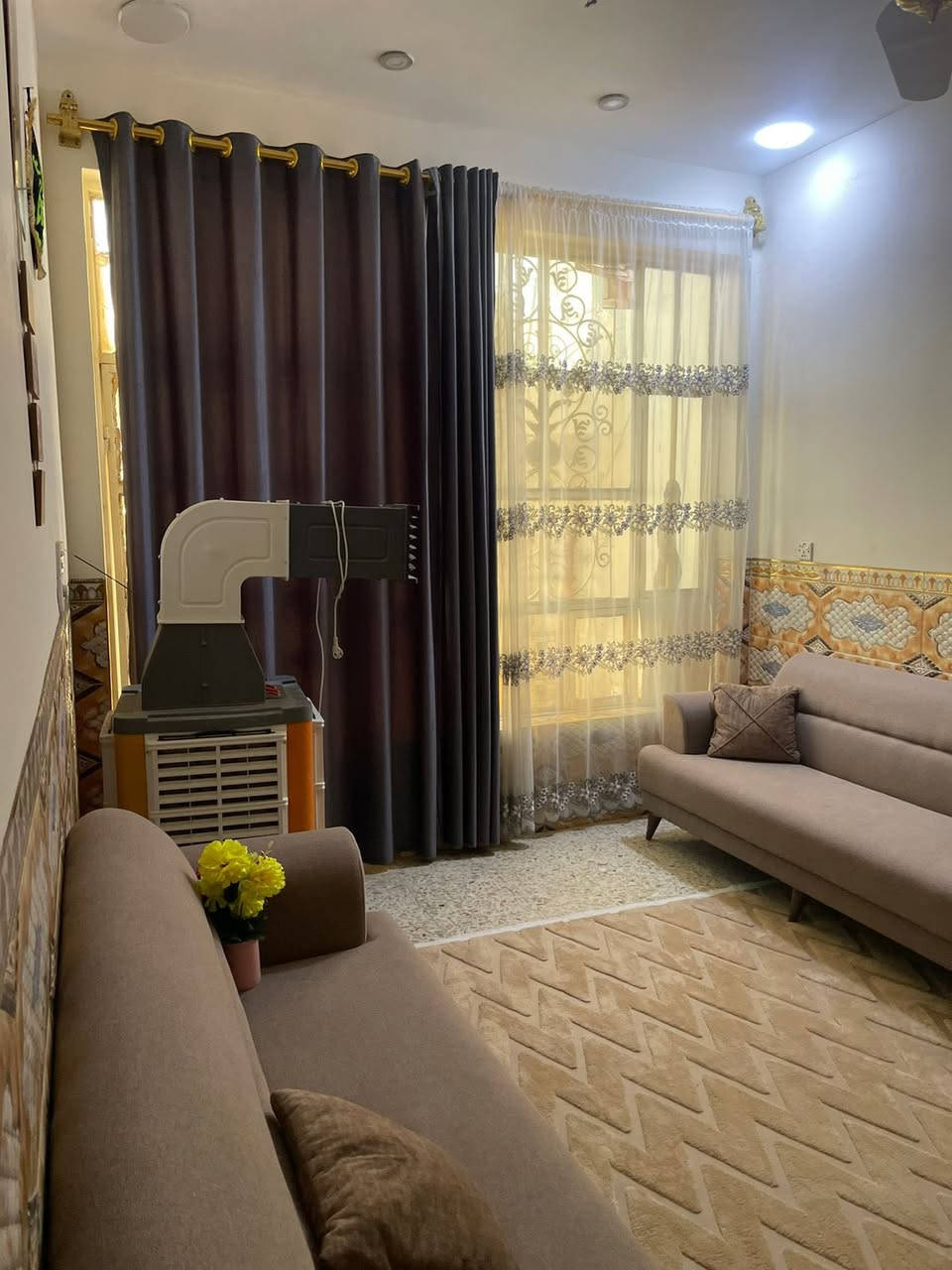 السلام عليكم 
بيت للبيع المساحه 100م زراعي 
ماء خطين 
المنطقه هدوء شارع تبليط للباب 
العنوان الباويه شارع الاعميرات 
السعر خاص 

‭0775 252 2752‬
